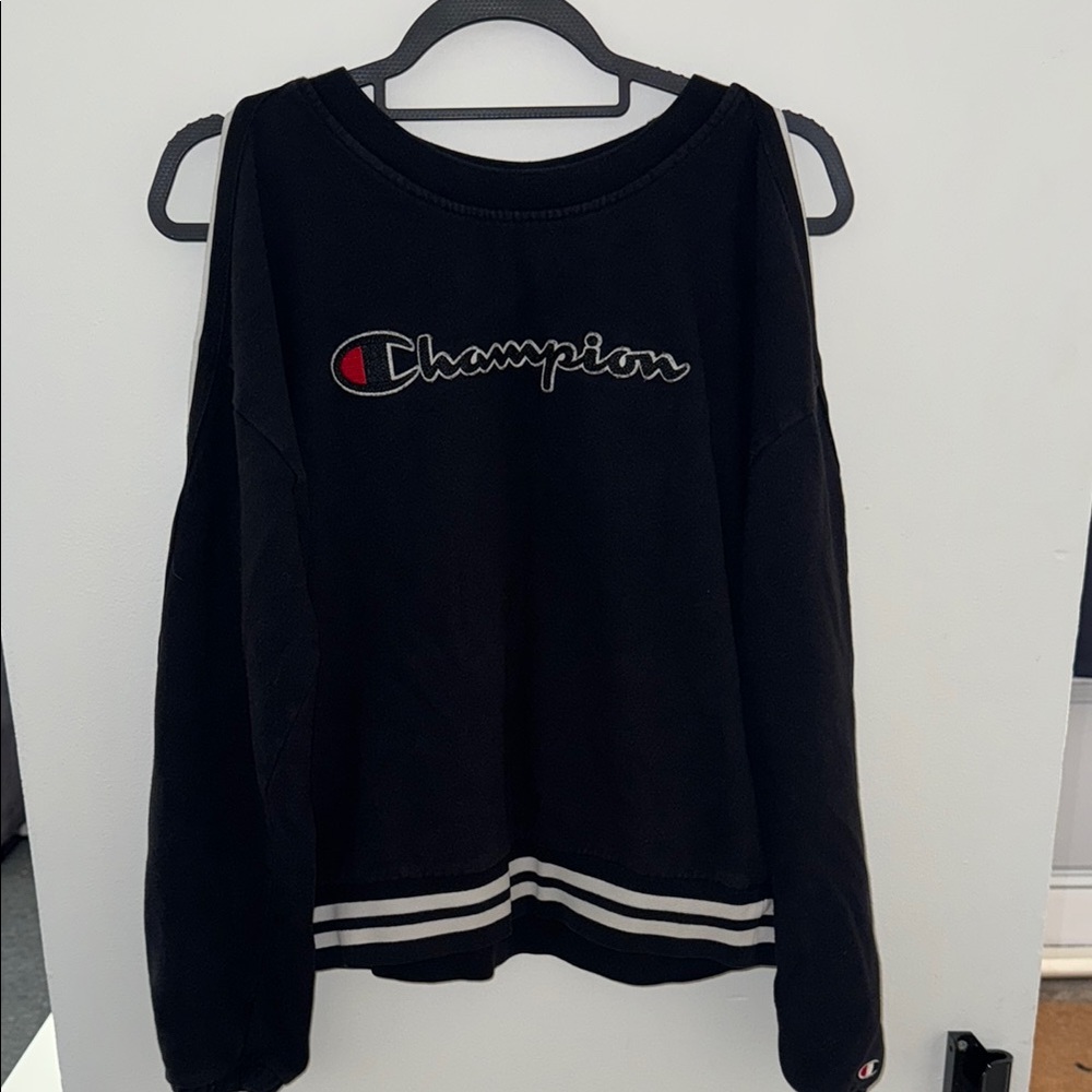 🥀Cold-shoulder Champion Black Pullover with Striped Hem
